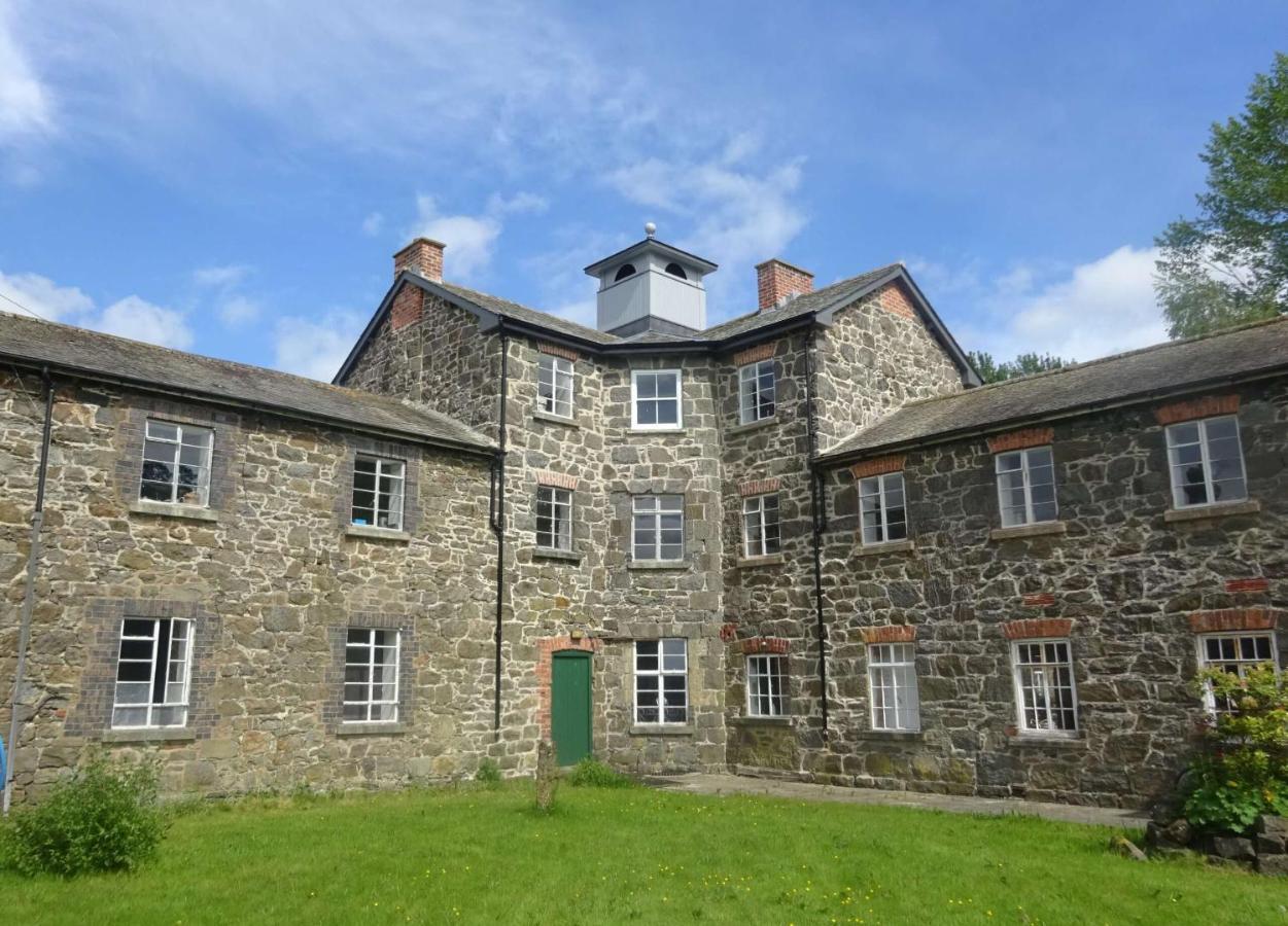 Hostel Llanfyllin Workhouse - Y Dolydd Exteriér fotografie
